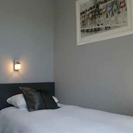 Du Theatre Hotel 2*