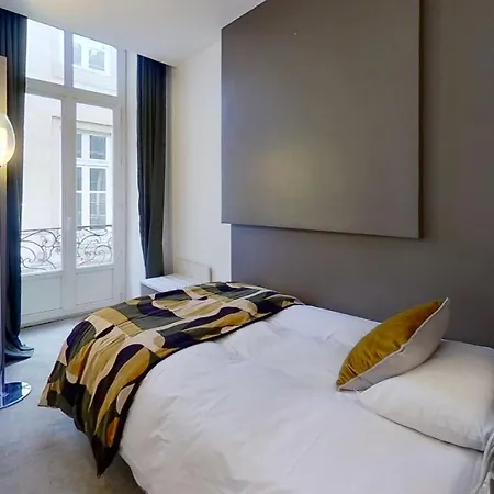 Du Theatre Hotel 2*