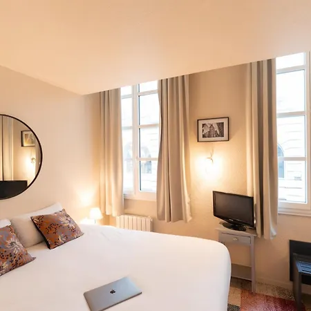 Du Théâtre Hotel 2*